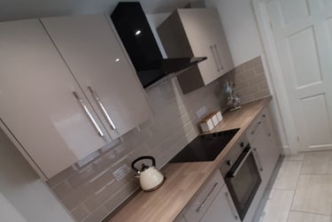 4 bed house, Victoria road, Near university, Middlesbrough, TS13HR - Image 1