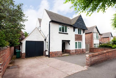 6 bed house, Harlaxton drive, Lenton, Nottingham, NG71JD - Image 1