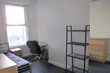 2 bed flat, Parkers Road, Broomhill, Sheffield, S101BN - Image 3