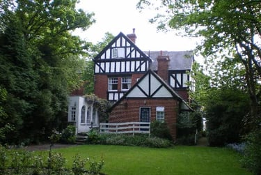 4 bed house, Victoria road, Hyde park, Leeds, LS61DL - Image 1