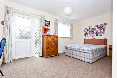 5 bed house, Baverstock Road, Talbot village, Bournemouth, BH125EX - Image 4