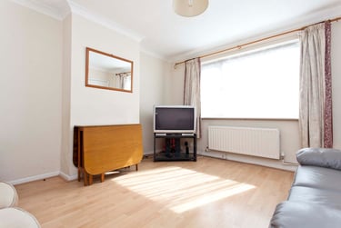 5 bed house, Fraser road, Wallisdown, Bournemouth, BH125AY - Image 2
