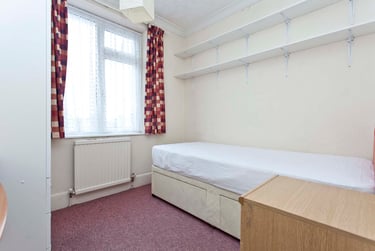 5 bed house, Redbreast Road North, Winton, Bournemouth, BH93JF - Image 9