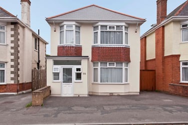 5 bed house, Redbreast Road North, Winton, Bournemouth, BH93JF - Image 1