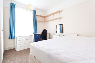 4 bed house, Markham road, Winton, Bournemouth, BH91JD - Image 2