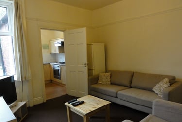4 bed house, Vincent road, Sharrow, Sheffield, S71BW - Image 4