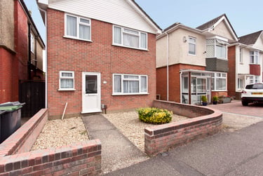 5 bed house, Heathwood road, Winton, Bournemouth, BH92JY - Image 1