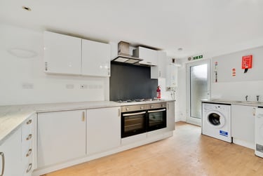 8 bed house, Hillside Avenue, City Centre, Plymouth, PL46PR - Image 3