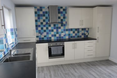 4 bed house, Fairfield terrace, Mount pleasant, Swansea, SA16JX - Image 2