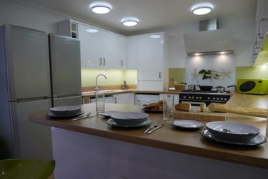 7 bed house, Hill park crescent, North hill, Plymouth, PL48JW - Image 2
