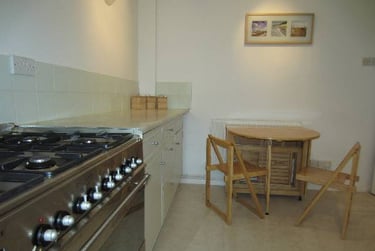 1 bed flat, Minute walk to university, Middle Street, Near university, Portsmouth, PO54BX - Image 5