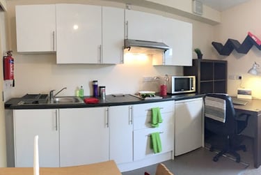 1 bed studio, 353 North Road West, City Centre, Plymouth, PL15DJ - Image 5