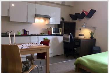 1 bed studio, 353 North Road West, City Centre, Plymouth, PL15DJ - Image 1