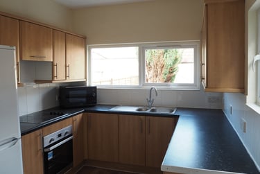 6 bed house, Beatrice Road, Southsea, Portsmouth, PO40JY - Image 2