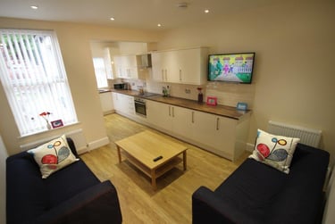 5 bed house, Harland road, Ecclesall, Sheffield, S118NB - Image 2