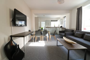 7 bed house, May Terrace, Lipson, Plymouth, PL48PP - Image 1