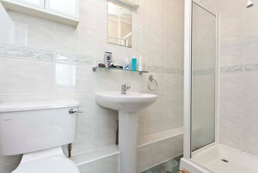 6 bed house, McWilliam Close, Talbot village, Bournemouth, BH125HP - Image 6