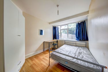 4 bed house, Oaklea Passage, Near university, Kingston, KT12AJ - Image 1