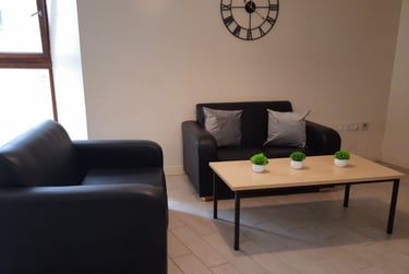 Single Bed Flat - Image 7