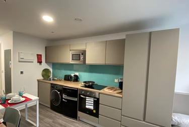 Premium Studio at Stanhope House, 91-95 Commercial Road, City Centre, Portsmouth, PO11BQ - Image 4