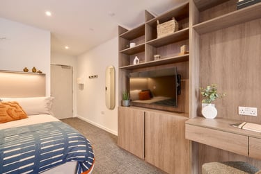 Silver Plus Studio (Floors 2 - 9) - Image 1