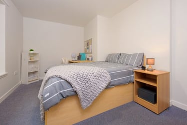 Single Bed Flat - Image 2