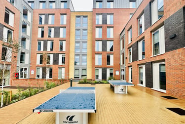 Studio (Top Floor) - Image 9