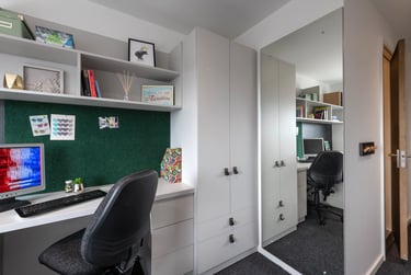Standard Ensuite at West View, Castlebank Street, Broomhill, Glasgow, G116DN - Image 1