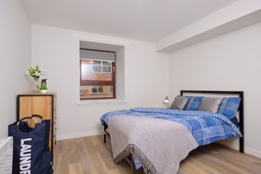Premium Double Bed Flat at Keiller Court, Horsewater Wynd, City Centre, Dundee, DD15DS - Image 1