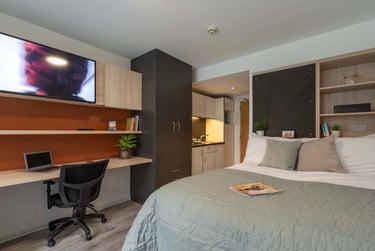 Studio - Silver at The Lyra, Portal Way, North Acton, London, W36BX - Image 1