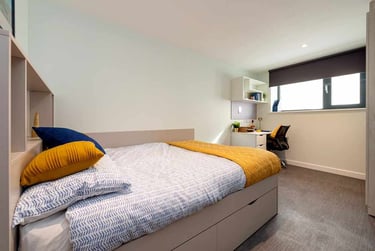 8-Bed Standard Ensuite (Superior View) at Carrick View, 110 Kimberley Park Road, City Centre, Falmouth, TR112FF - Image 1