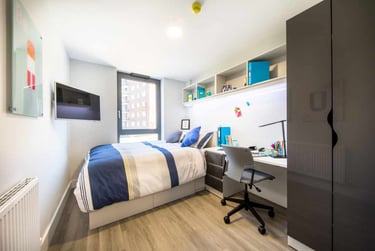 7-Bed Cluster Ensuite - Image 1