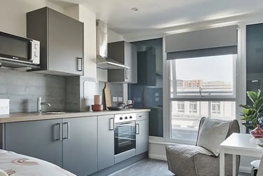 Premium Studio - City View at The Reservoir, North Hill, North Hill, Plymouth, PL48EZ - Image 3