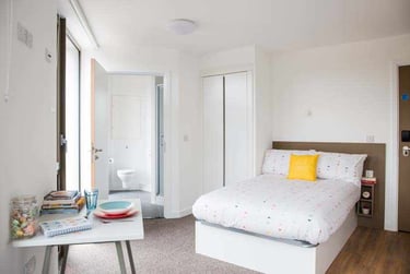 Silver Studio at Felda House, 575 North End Road, Wembley, London, HA90UU - Image 1