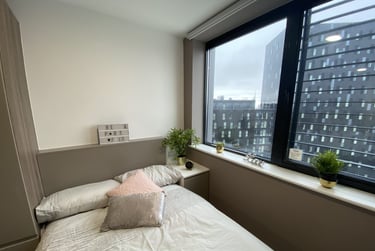 Standard Studio at Stanhope House, 91-95 Commercial Road, City Centre, Portsmouth, PO11BQ - Image 1