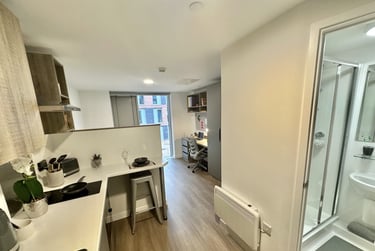 Extra Large Studio - Image 1