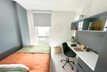 Classic En-suite at Enso, Hawkins Road, Hythe Quays, Colchester, CO28YZ - Image 1