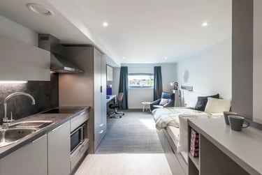 Studio - Gold - Image 1