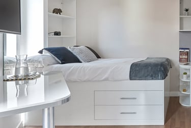 Corner Studio - Image 1