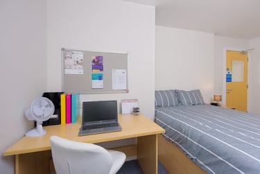 Single Bed Flat - Image 3