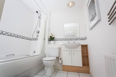 Premium 3 Bed Flat at Trinity Court, 9 Pittodrie Street, Old Aberdeen, Aberdeen, AB245QU - Image 5