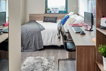 Classic En Suite - Image 1