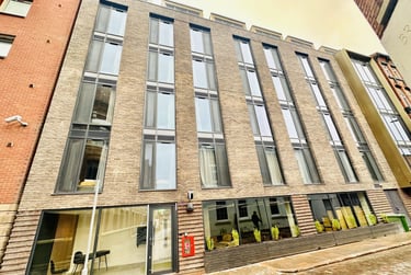 En Suite at The Nest, 3-7 Marble Street, Clarendon Park, Leicester, LE15XD - Image 9