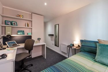 4 Bed Apartment Classic Ensuite - Image 1
