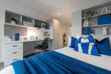 Luxe En Suite - Image 2