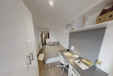 6 Bed Cluster En-Suite Standard at The City Arcade, 108 Fore Street, City Centre, Exeter, EX43HY - Image 1