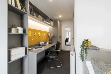 Silver En Suite - Image 2