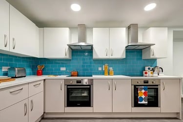 8-Bed Medium Ensuite (Superior View) at Carrick View, 110 Kimberley Park Road, City Centre, Falmouth, TR112FF - Image 6