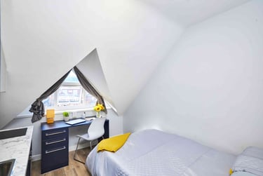Loft Studio at Hockley Point, 2 Boston Street, City Centre, Nottingham, NG11BG - Image 1