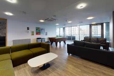 Bronze En Suite Plus-2627 at iQ Sterling Court, 6 Lakeside Way, Wembley, London, HA90BU - Image 2